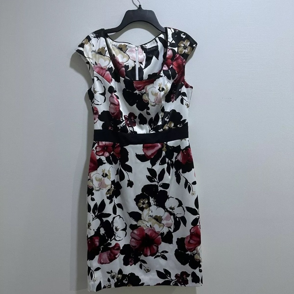 White House Black Market Size 6